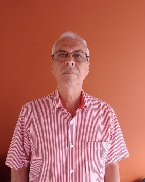 Portrait of Pastor Armando Aristizábal Cardona, pastor serving from Bogotá, Colombia.